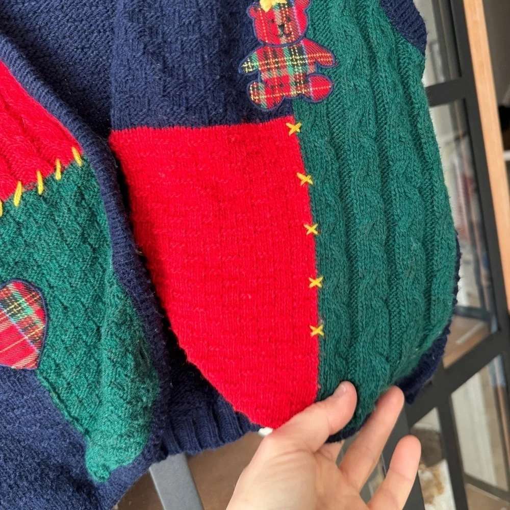 Vintage 90s knit sweater vest teddy bear embroidered girl heart colorblock navy